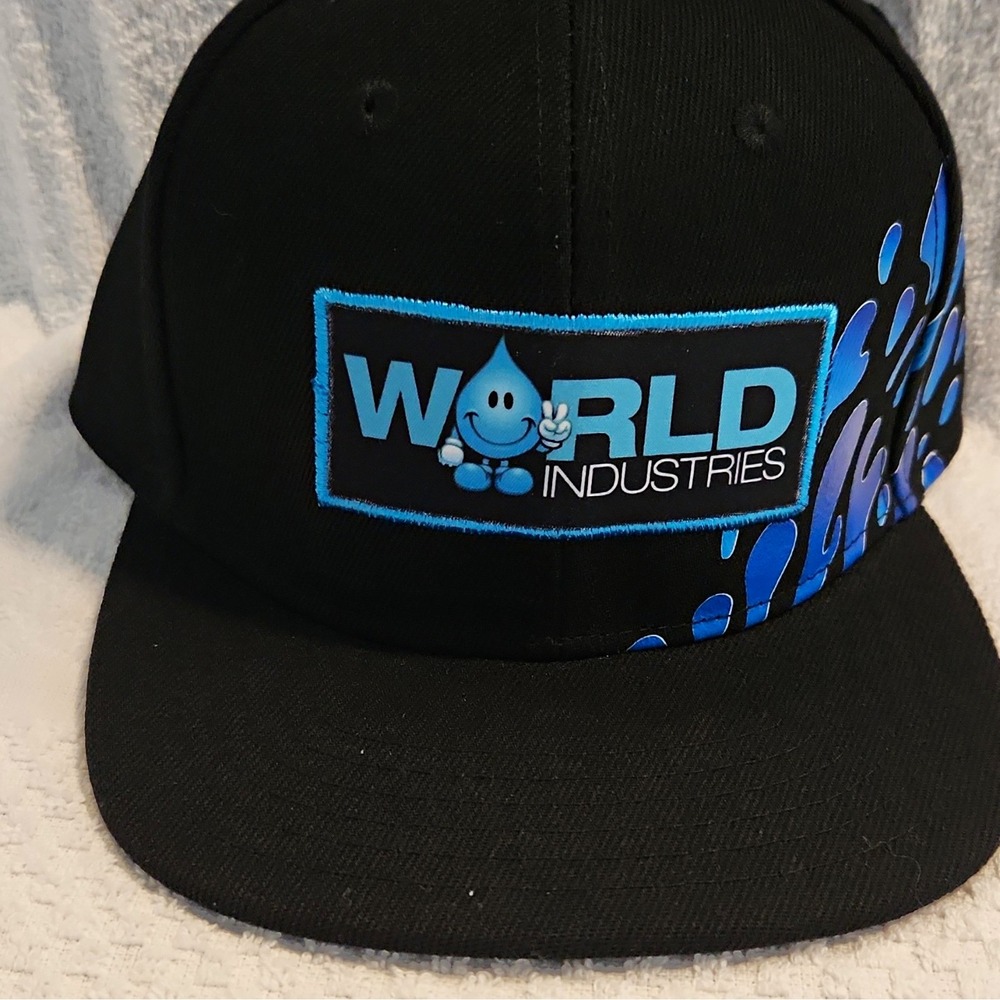 World Industries Black Snapback Hat Cap Blue Splash Logo Patch Youth Size.